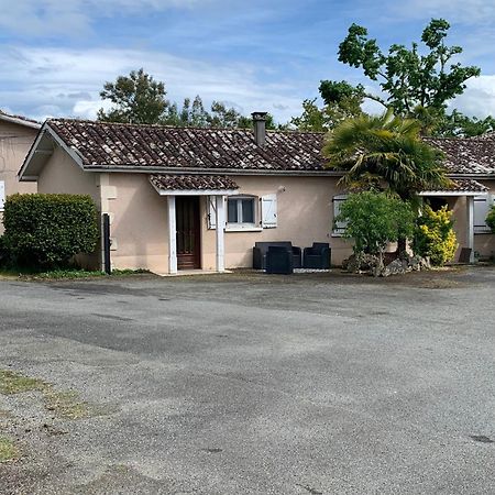 Petite Maison Dans Un Village Du Gers Sabazan Buitenkant foto